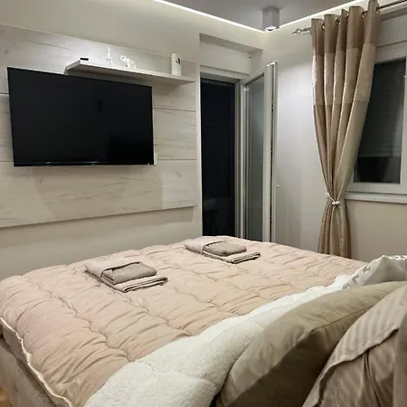 Magic Apartment *